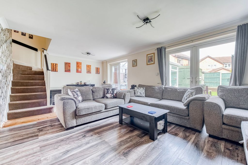 Property photo 2 of 18