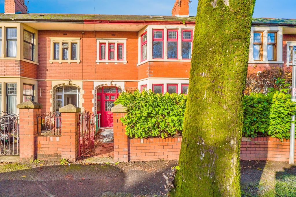 Property photo 1 of 17