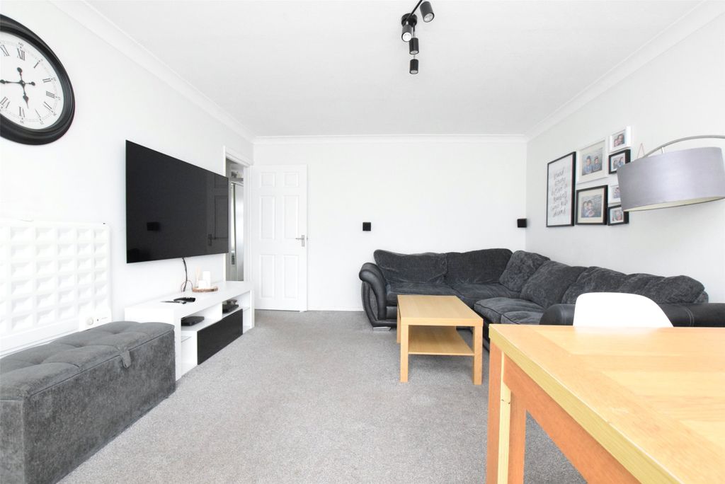 Property photo 3 of 8 Picture No. 09