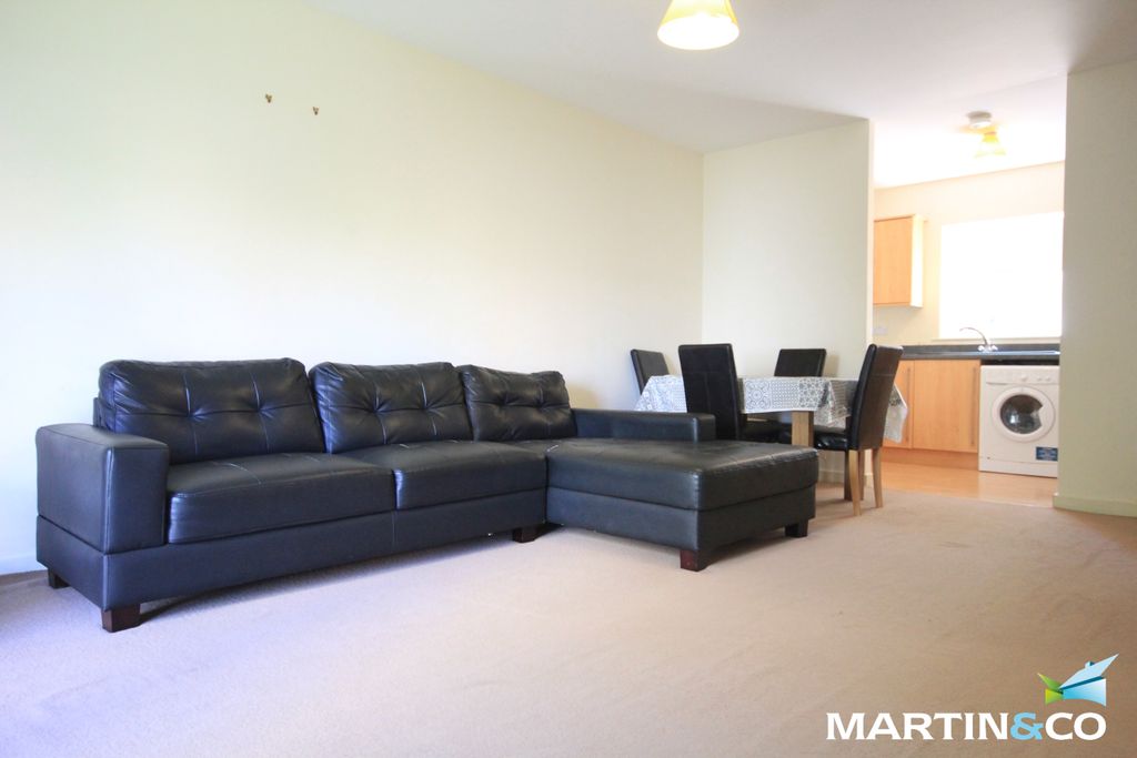 Property photo 2 of 9