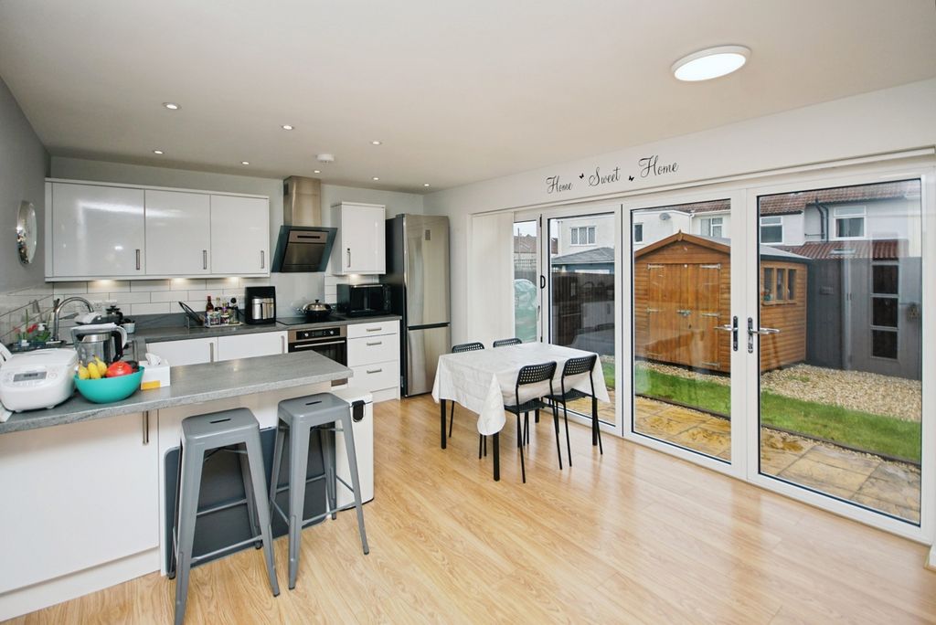 Property photo 3 of 14 Photo