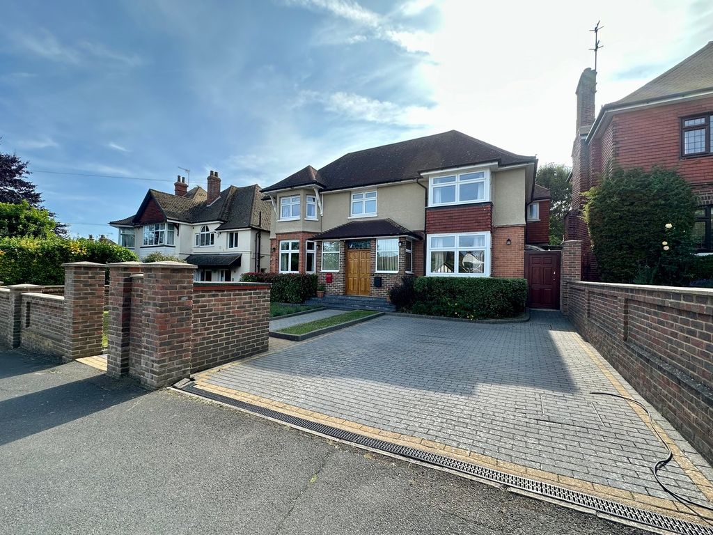 Property photo 1 of 36