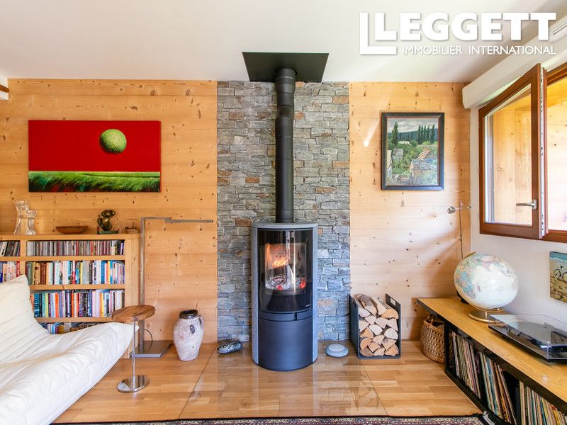 Property photo 3 of 10