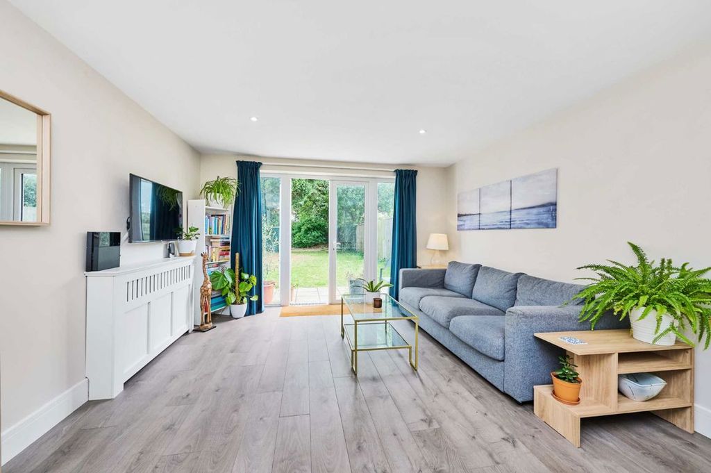 Property photo 2 of 6