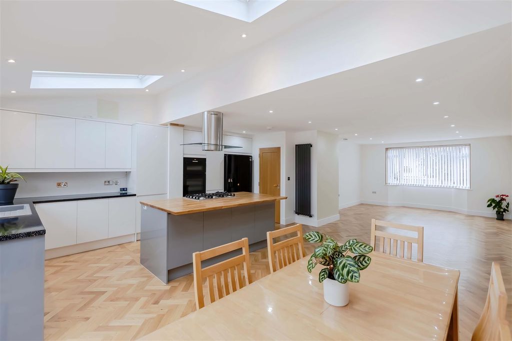 Property photo 3 of 19 Brougham Rd_36.Jpg