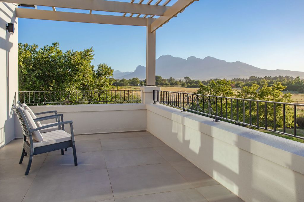 Property photo 3 of 47 Vlv1682543