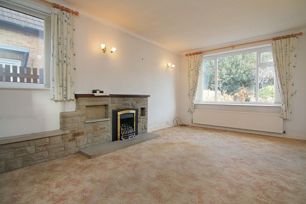 Property photo 2 of 18 Living Room