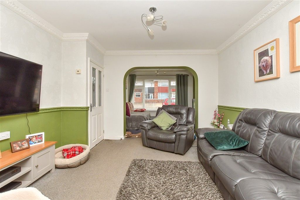 Property photo 2 of 10 Lounge/ Dining Area