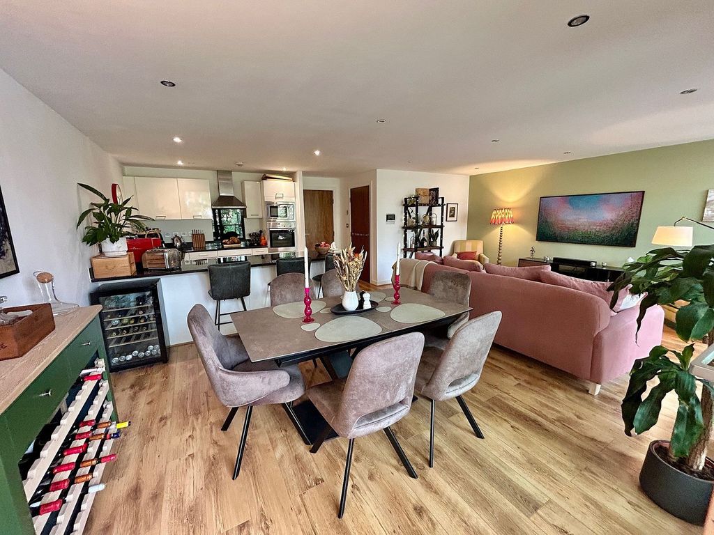 Property photo 3 of 20 Dining Room