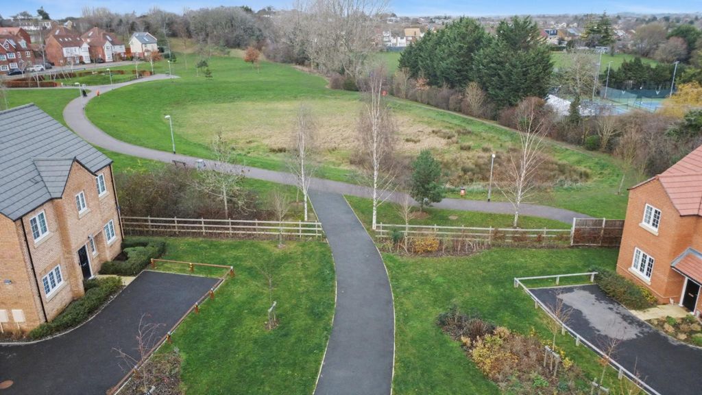 Property photo 2 of 19