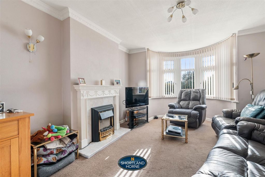 Property photo 3 of 24 32 Lake View Road (23 Of 28).Jpg