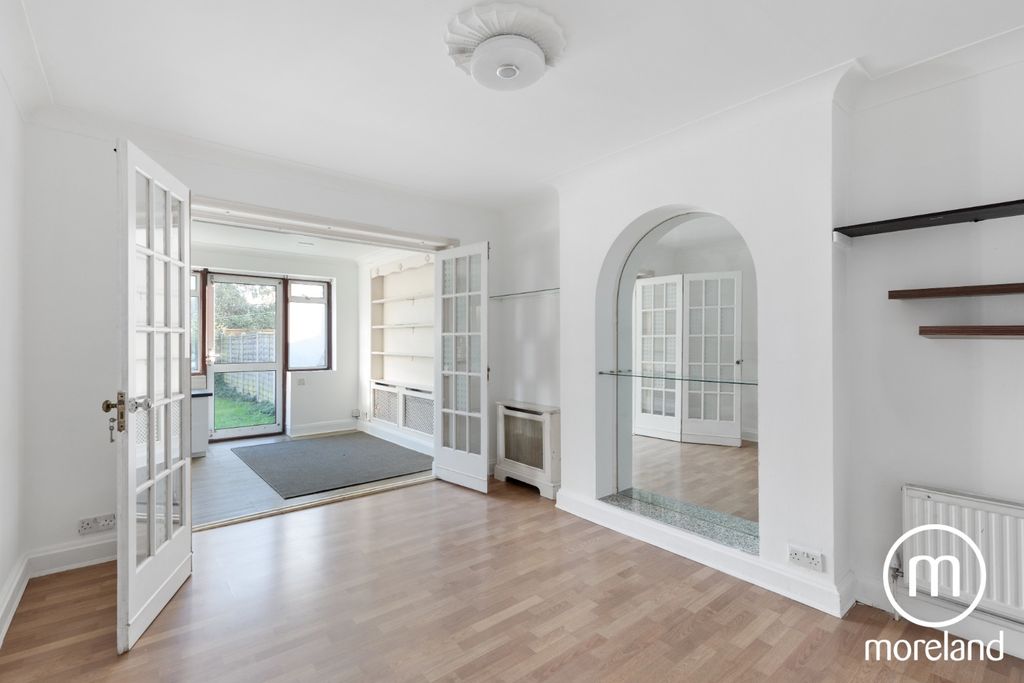 Property photo 2 of 12 3764613