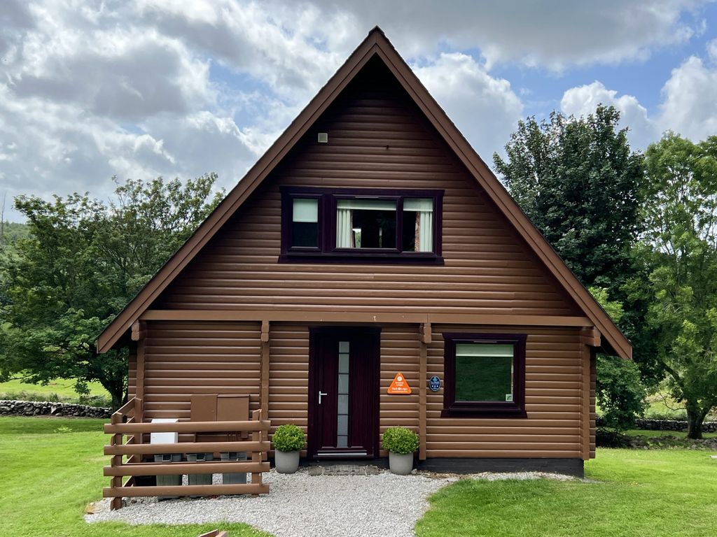 Property photo 2 of 18