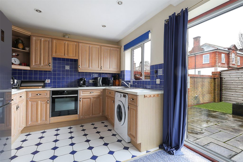 Property photo 2 of 13 Picture No. 15