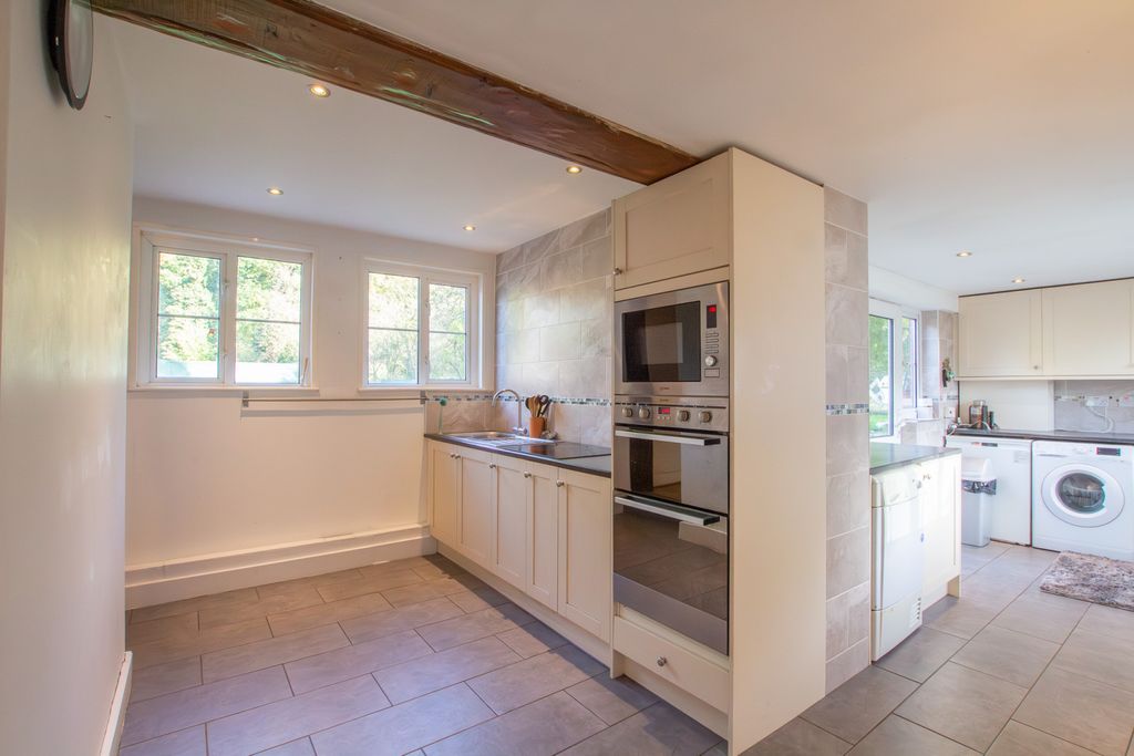 Property photo 2 of 16 Picture No. 10