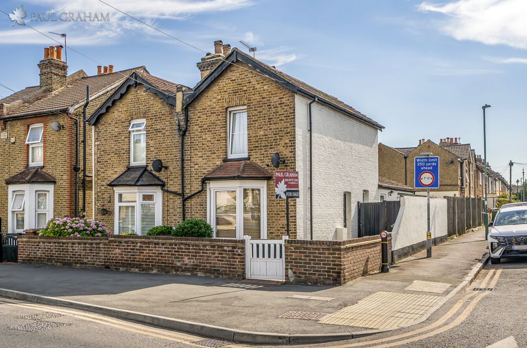Property photo 1 of 19 3Ca93F89-5F75-4Adc-Bdb4-Aed3A9254Aa3