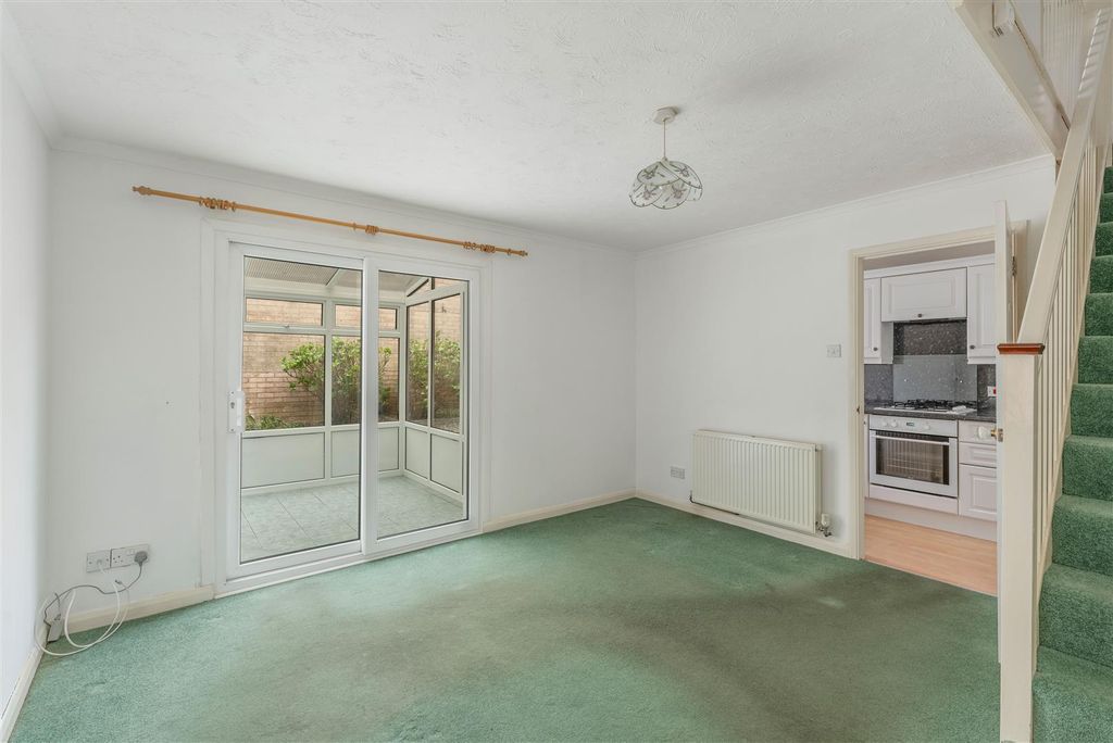 Property photo 3 of 12 47 Rosedale Avenue, Banbury-2.Jpg