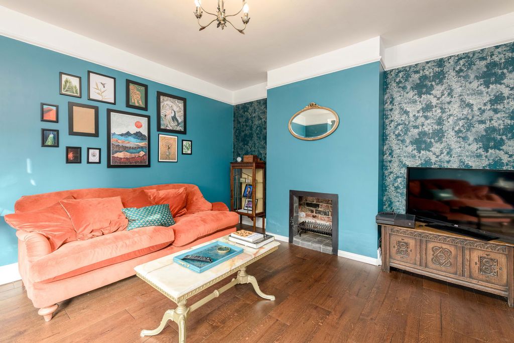 Property photo 2 of 23