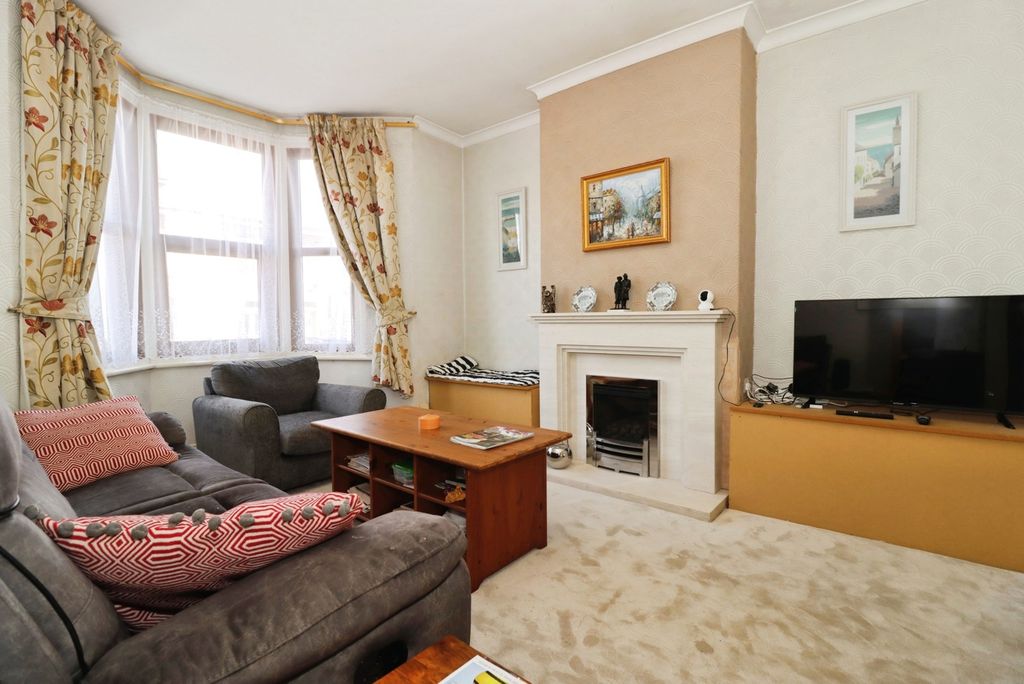 Property photo 3 of 23 Pbox-Img.Jpg
