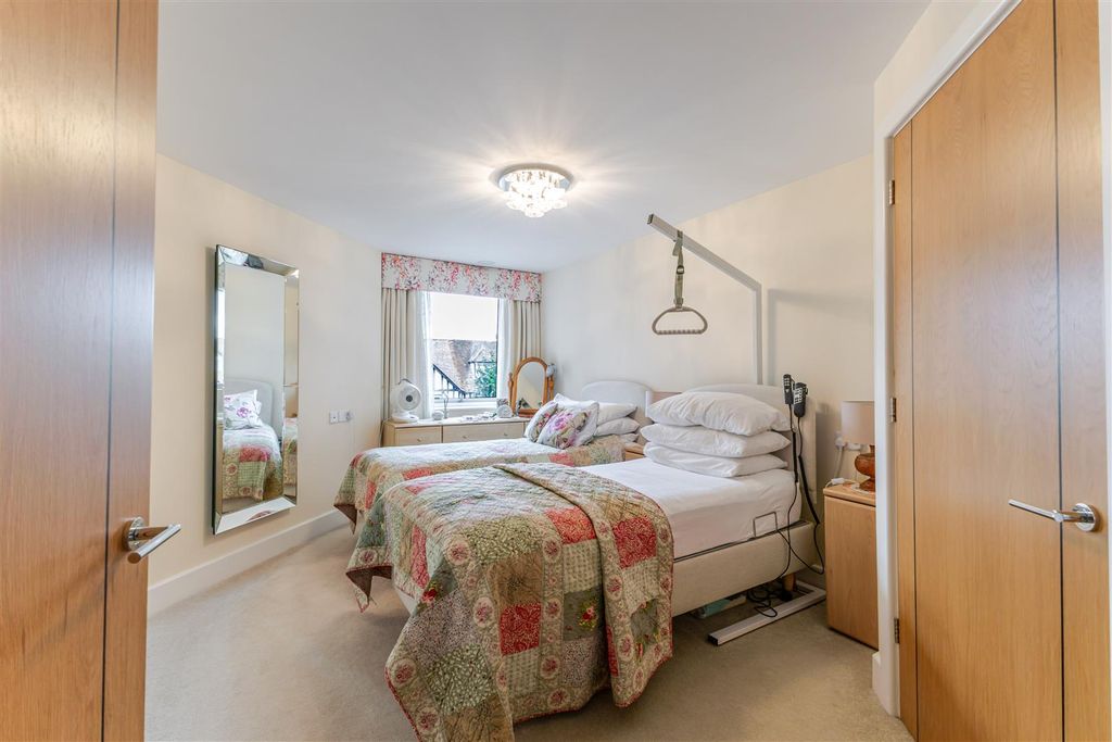 Property photo 1 of 20 Bedroom 1.Jpg