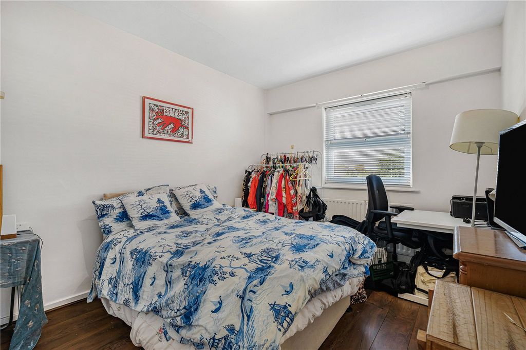 Property photo 3 of 10 Bedroom