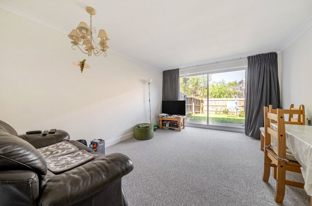 Property photo 3 of 16 Living/Dining