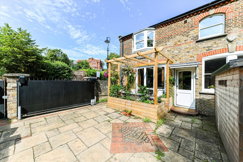 Property photo 1 of 21 Image