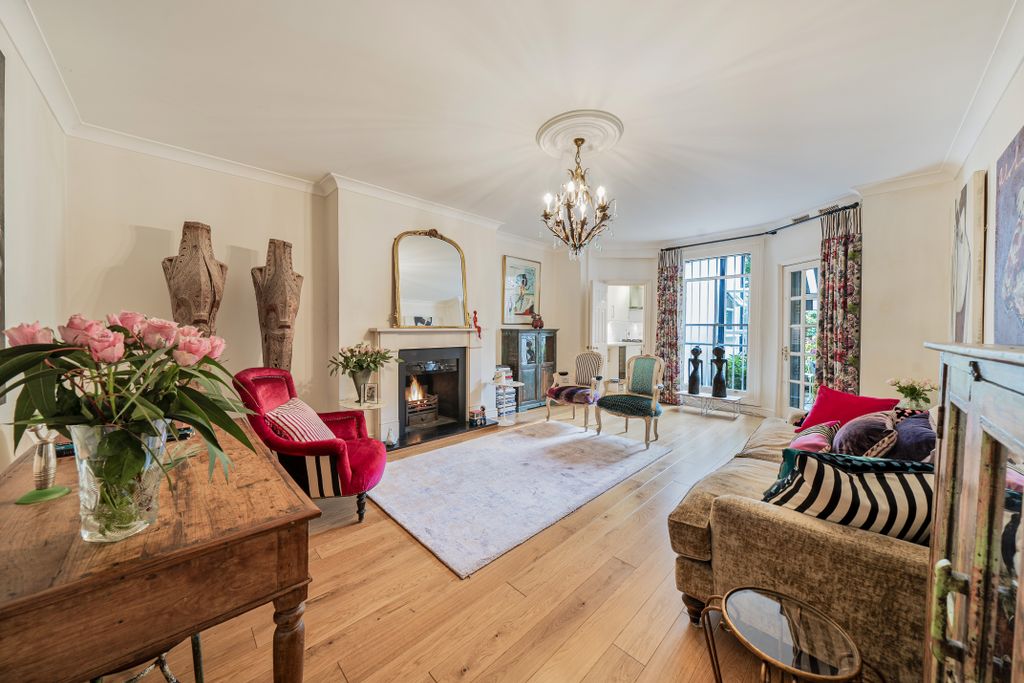 Property photo 3 of 11