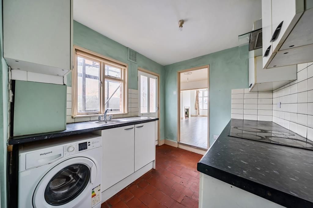 Property photo 3 of 20 Kitchen