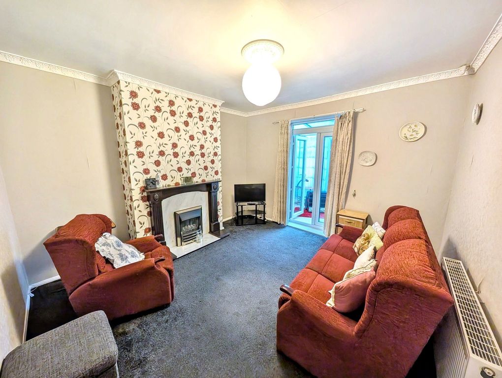 Property photo 3 of 11