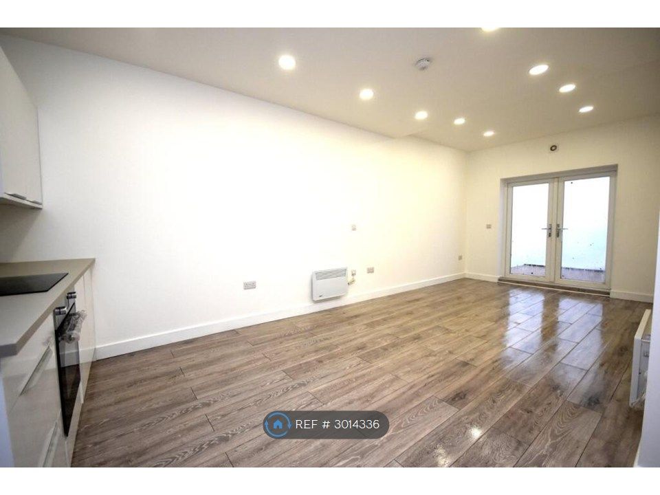 Property photo 2 of 26