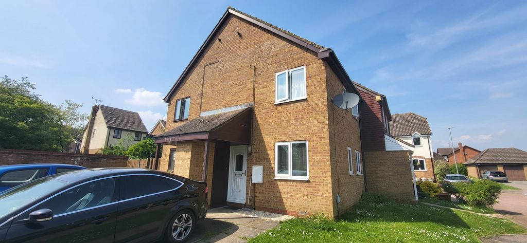 Property photo 1 of 15 1 Bedroom Cluster House With Parking And Garden For Sale