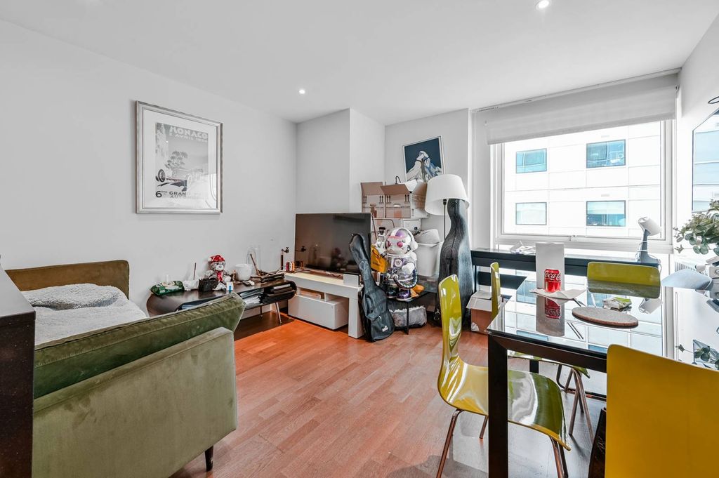Property photo 1 of 8