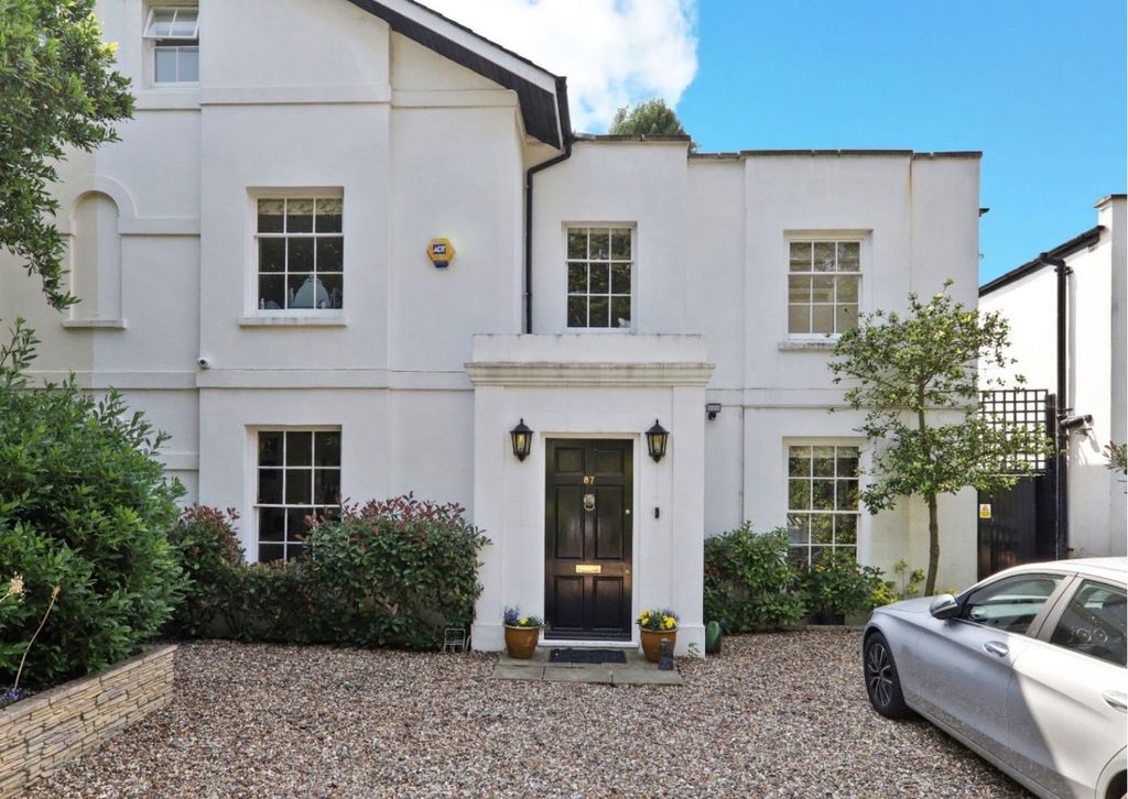 Property photo 2 of 29