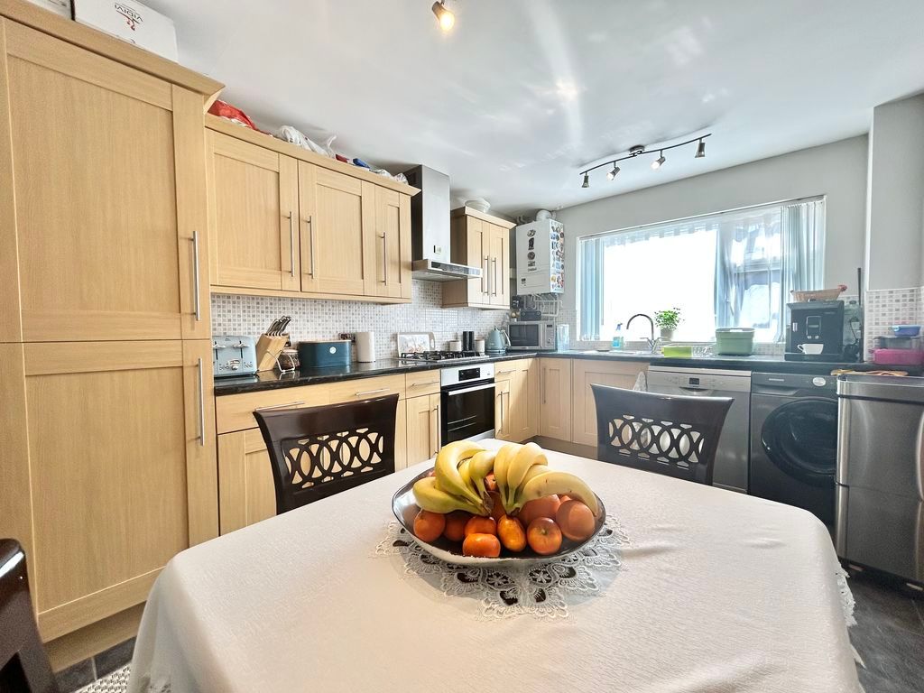 Property photo 2 of 17 Kitchen Diner