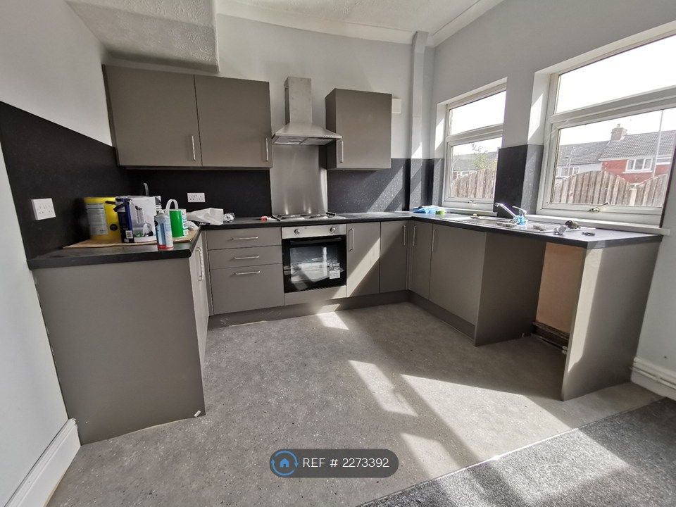 Property photo 1 of 12 Kitchen
