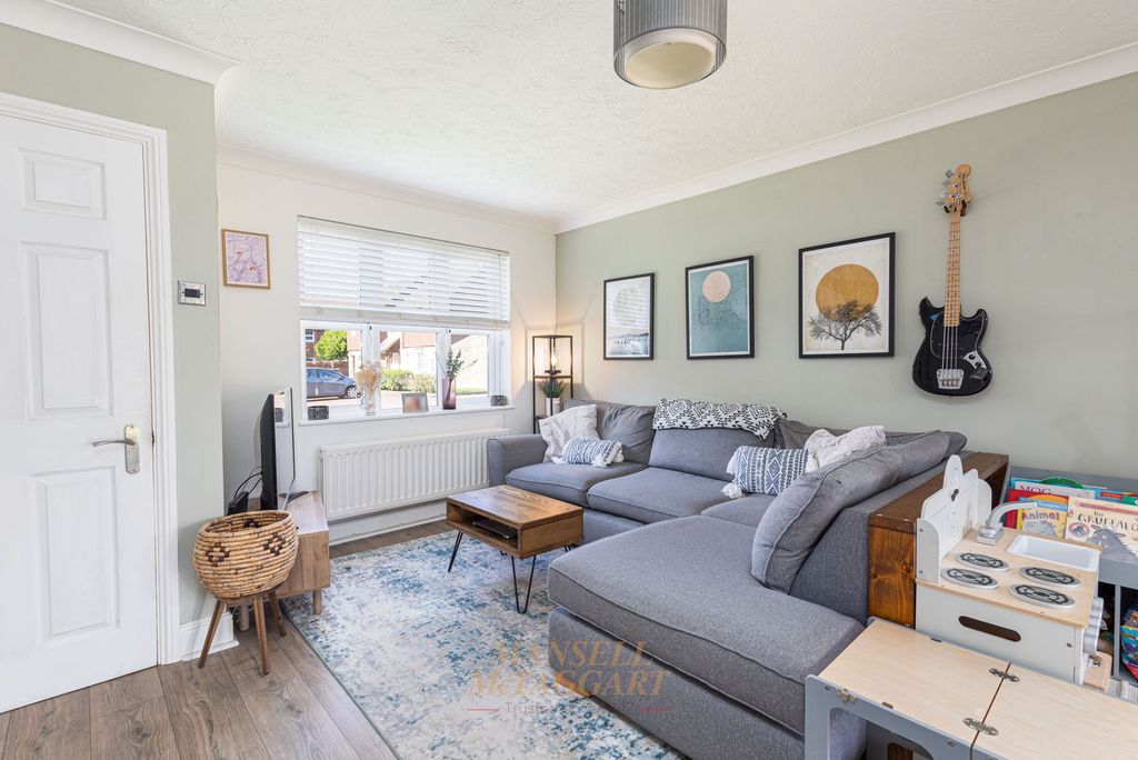 Property photo 2 of 23