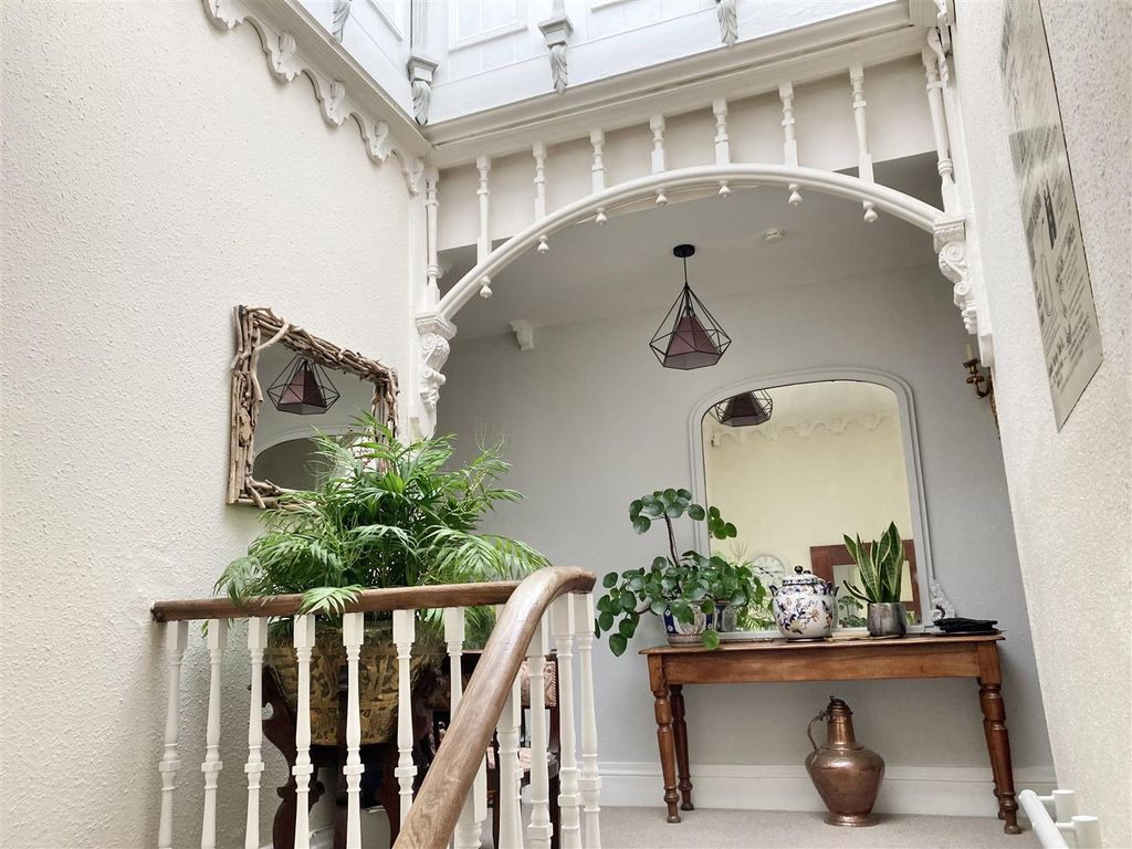 Property photo 3 of 12 Entrance Hallway