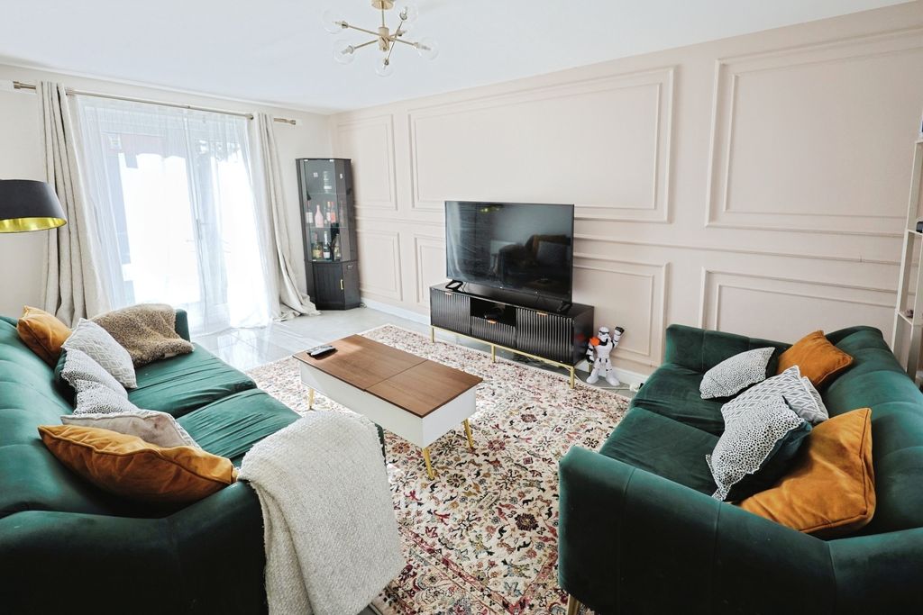 Property photo 3 of 15 Pbox-Img.Jpg