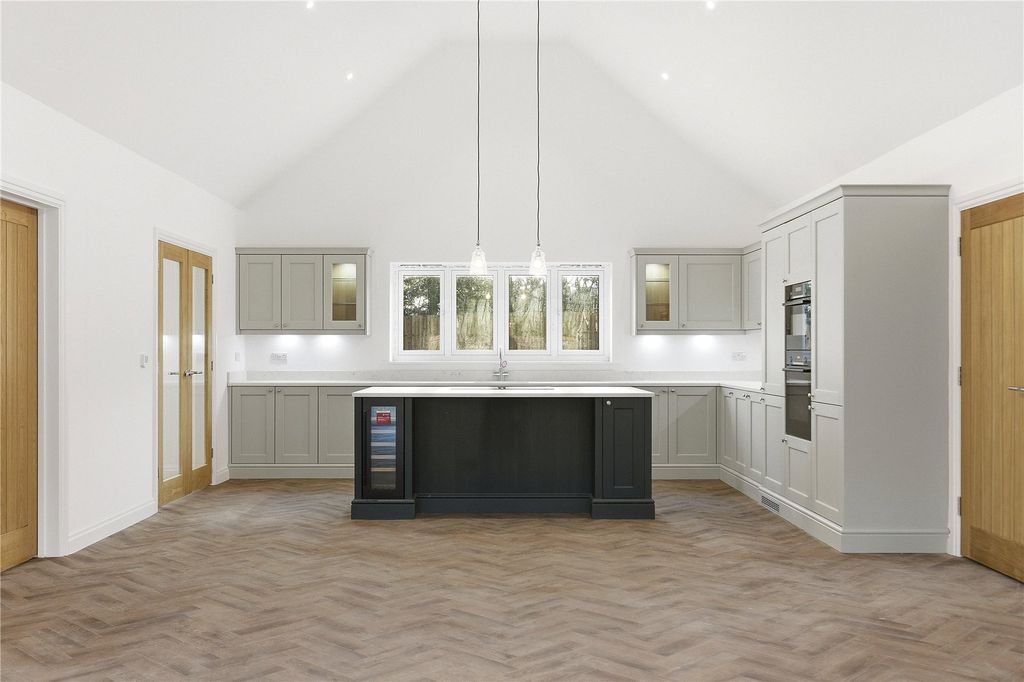 Property photo 2 of 27 Picture No. 09