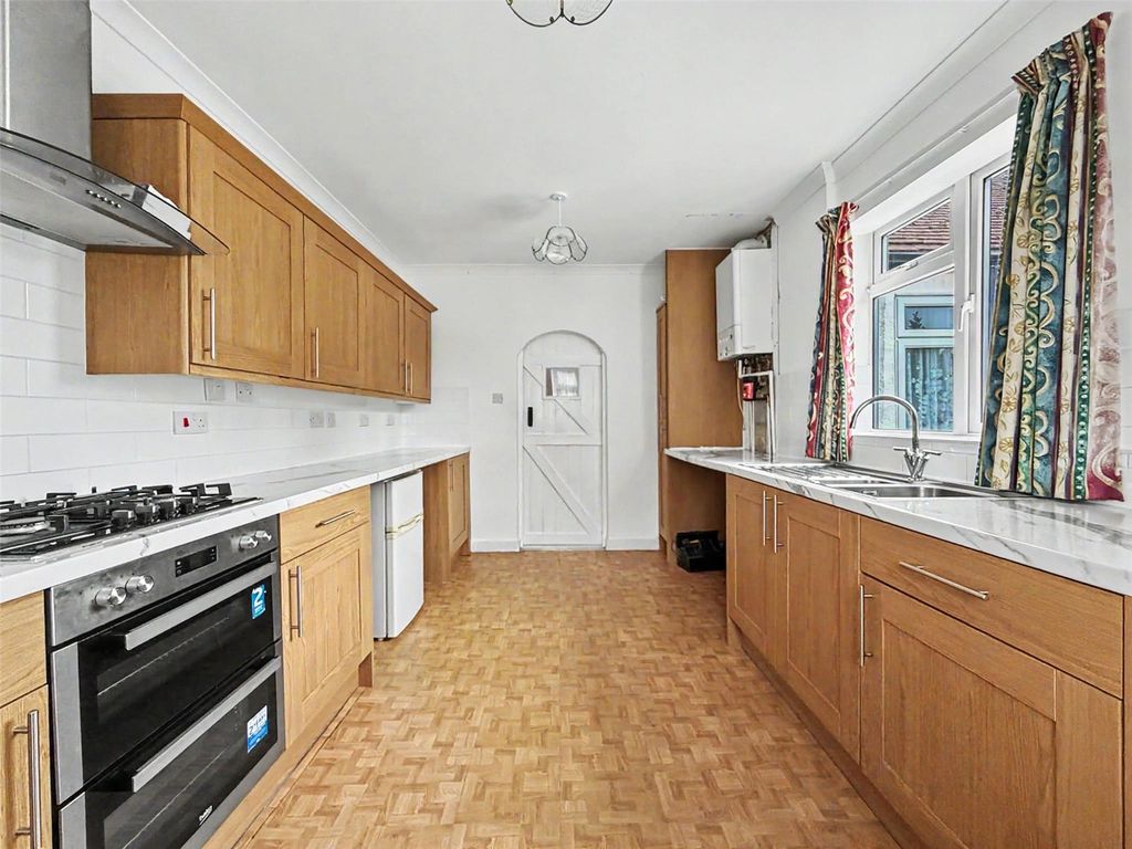 Property photo 3 of 27 Kitchen