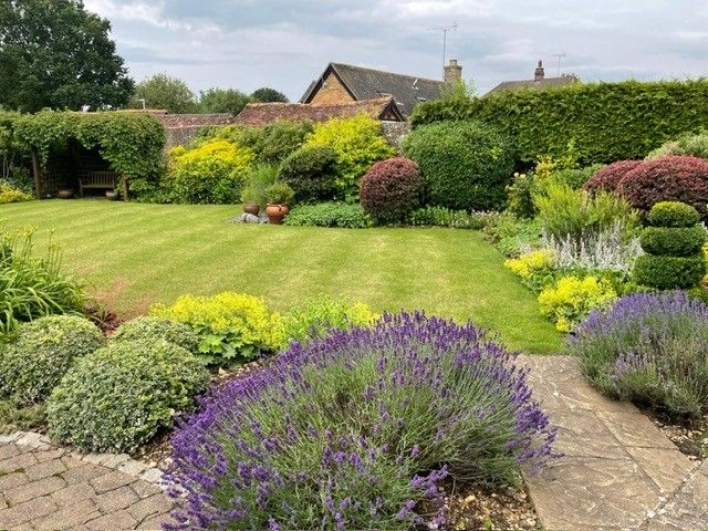 Property photo 3 of 39 Garden1