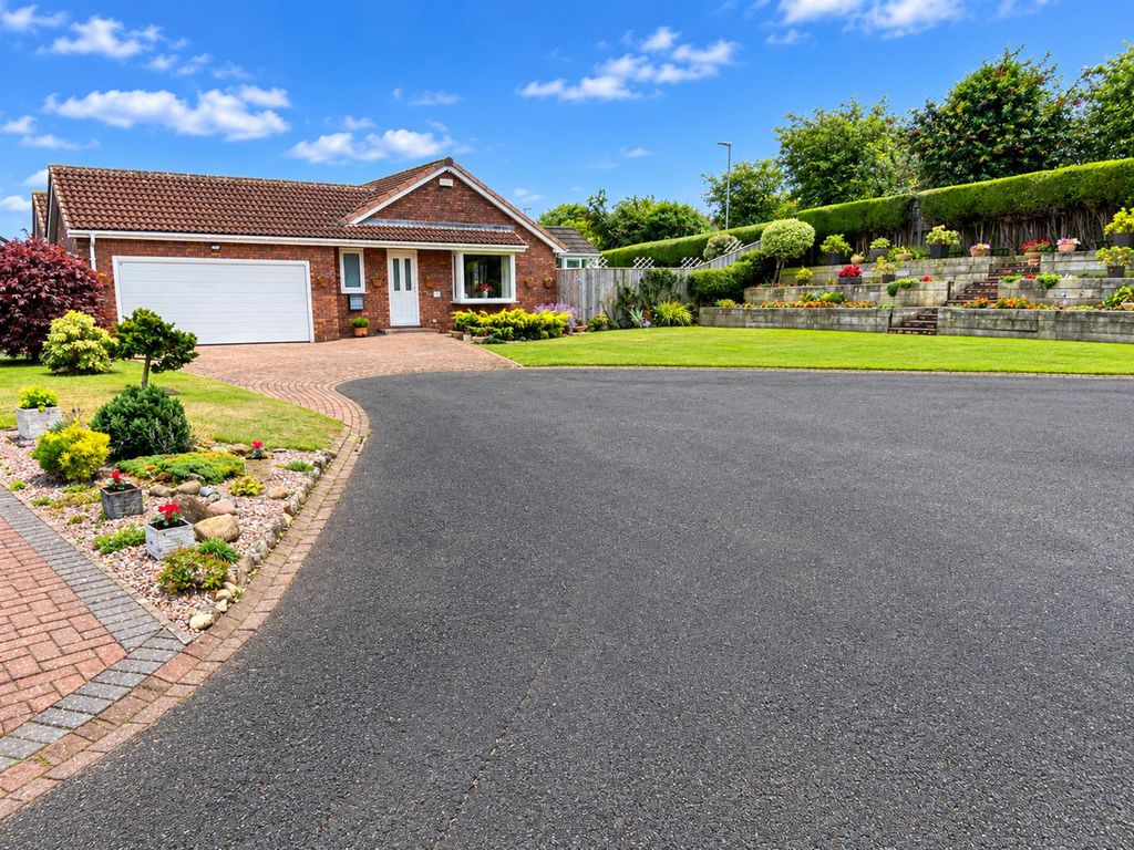 Property photo 1 of 22 Sunny Suburban Bungalow And Landscaped Driveway.Pn
