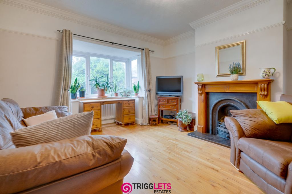 Property photo 3 of 32