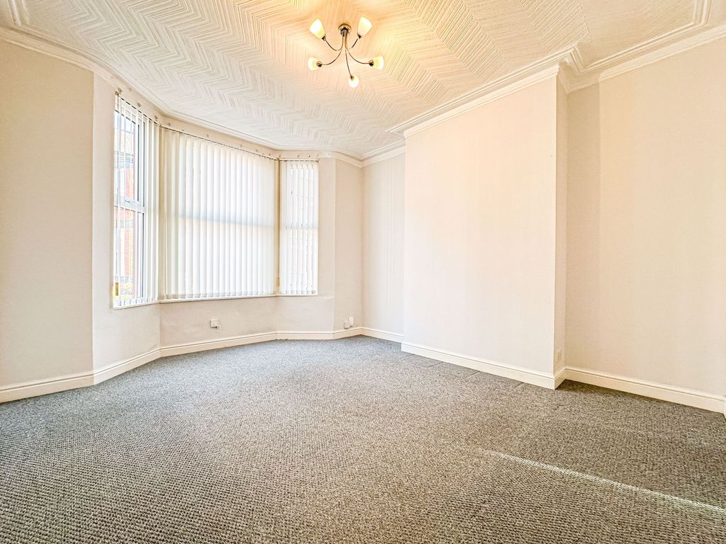 Property photo 3 of 15 Photo 8