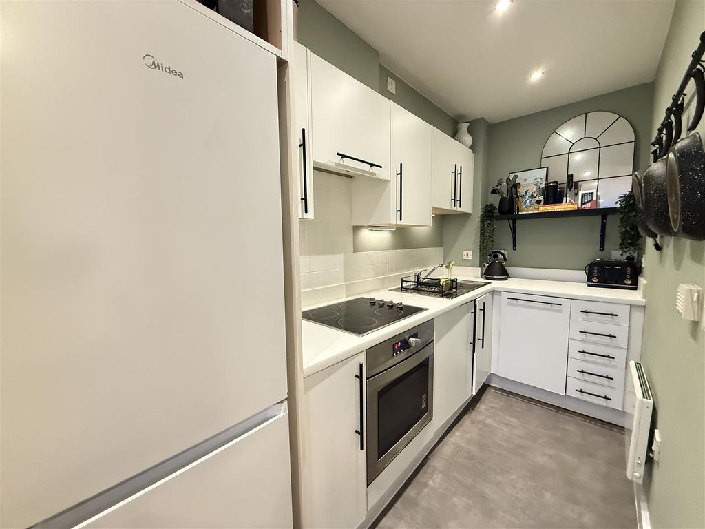 Property photo 3 of 12