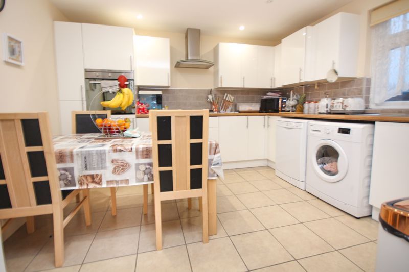 Property photo 2 of 9 Photo 7