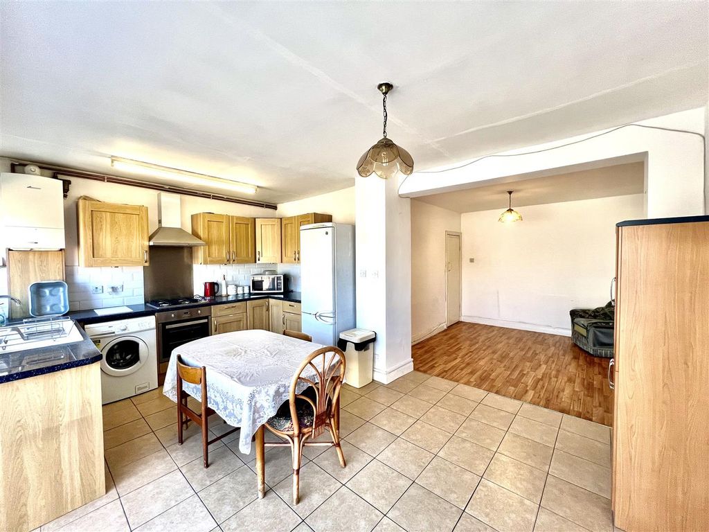 Property photo 3 of 11 Kitchen/ Diner