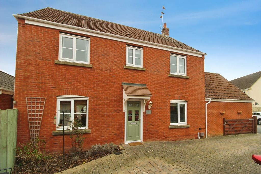 Property photo 1 of 16