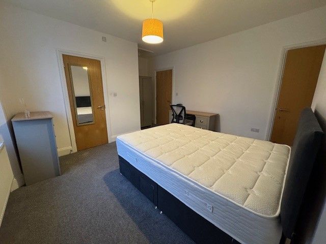 Property photo 1 of 10 Bedroom 1